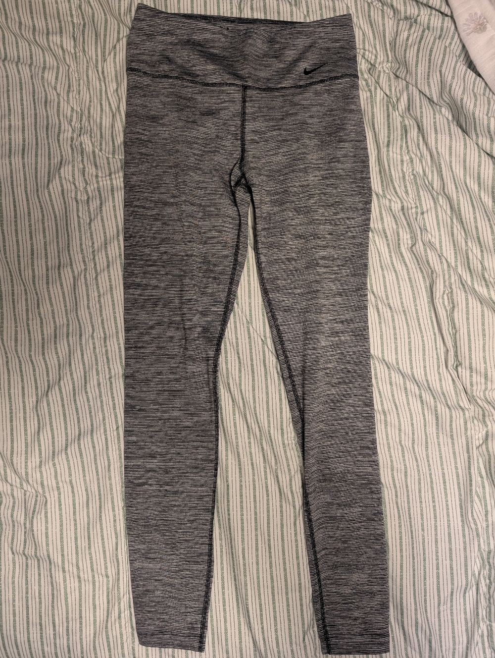 Nike Dri Fit Leggings With Pocket